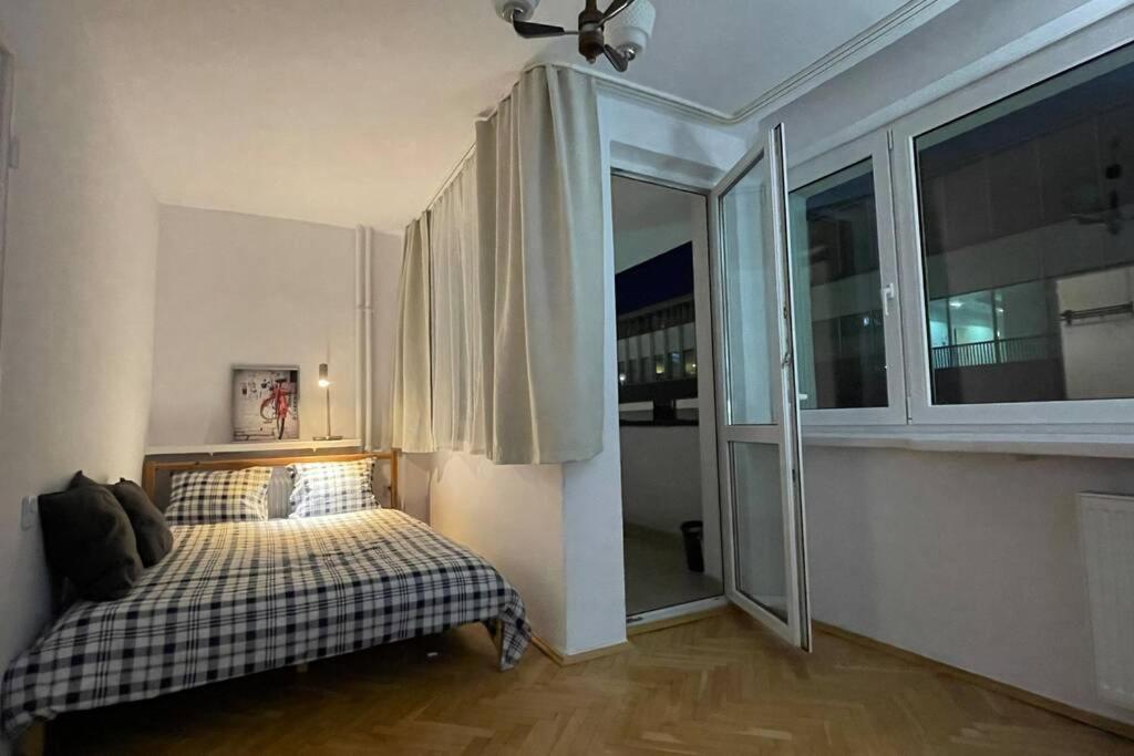 Super Sawa 2 Metro Wifi 500 Mbs Tv'50 Netflix Hbo Appletv+ * Warsaw