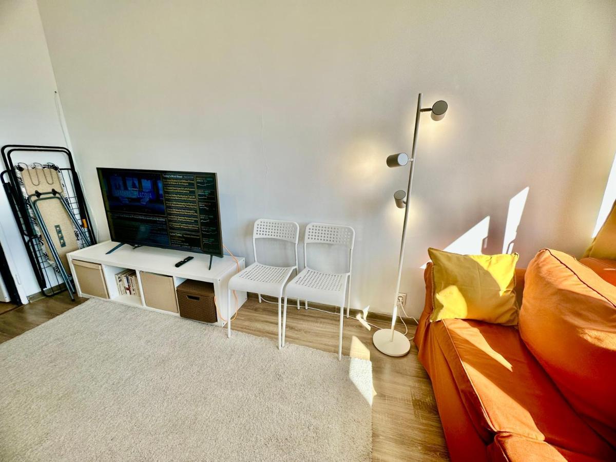 Super Brown 2x Metro Nowy Wifi Netflix Spotify Panorama Miasta Varsavia